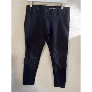 5.11 Tactical Black Cropped Leggings Women’s Size Medium
